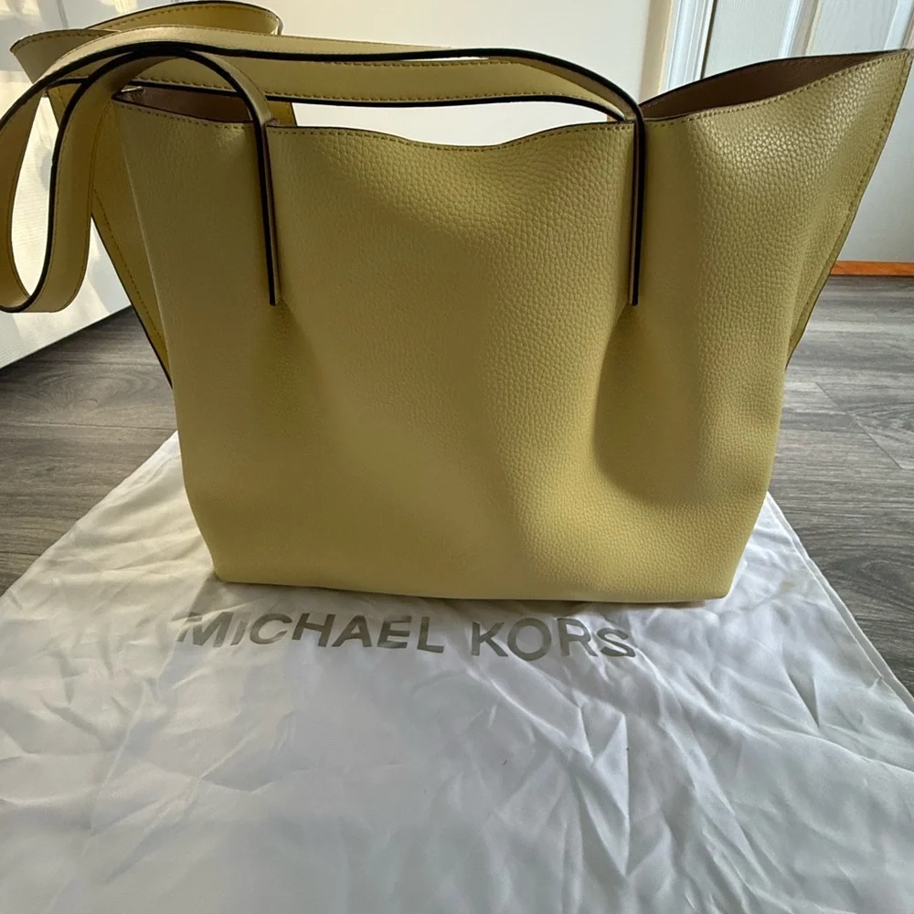 Michael Kors Sunny Yellow Tote